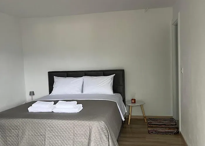 Habitación en casa particular Honey Hill Përmet