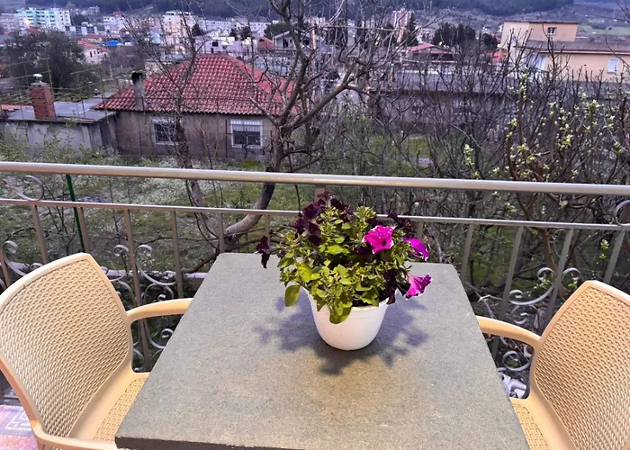 Honey Hill Habitación en casa particular Përmet