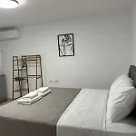 홈스테이 Honey Hill Përmet